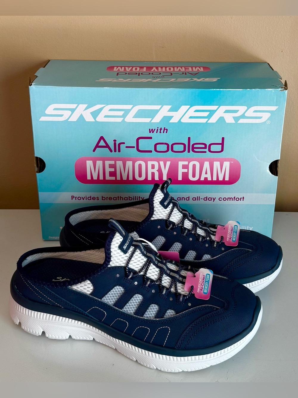 WOMEN'S SKECHERS SIZE 9.5 NAVY SUMMITS PLUS COSMIC SPARKLE AIR-COOLED SLIP ONS
